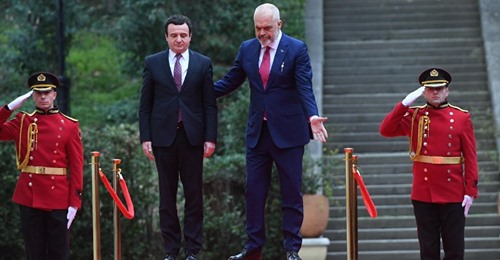 Rama uron Kurtin për detyrën e Kryeministrit, e fton për vizitë në Tiranë