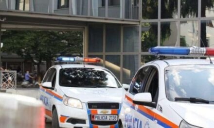 Ngacmoi seksualisht një të mitur, pranga 42-vjeçarit në Tiranë