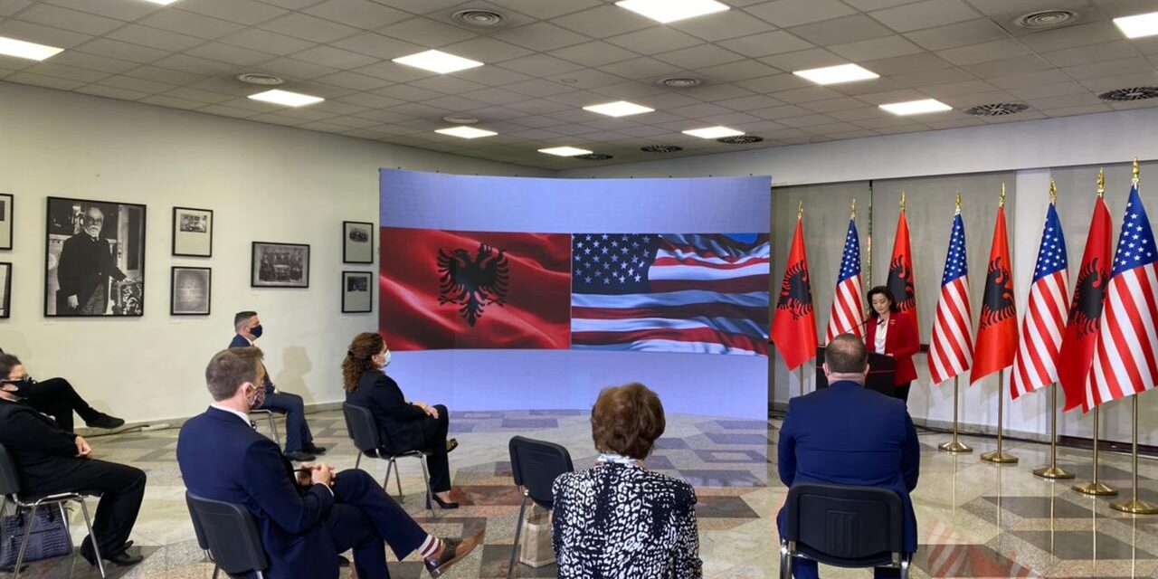 Kim: SHBA pret që Shqipëria të marrë më shumë përgjegjësi në rajon dhe botë