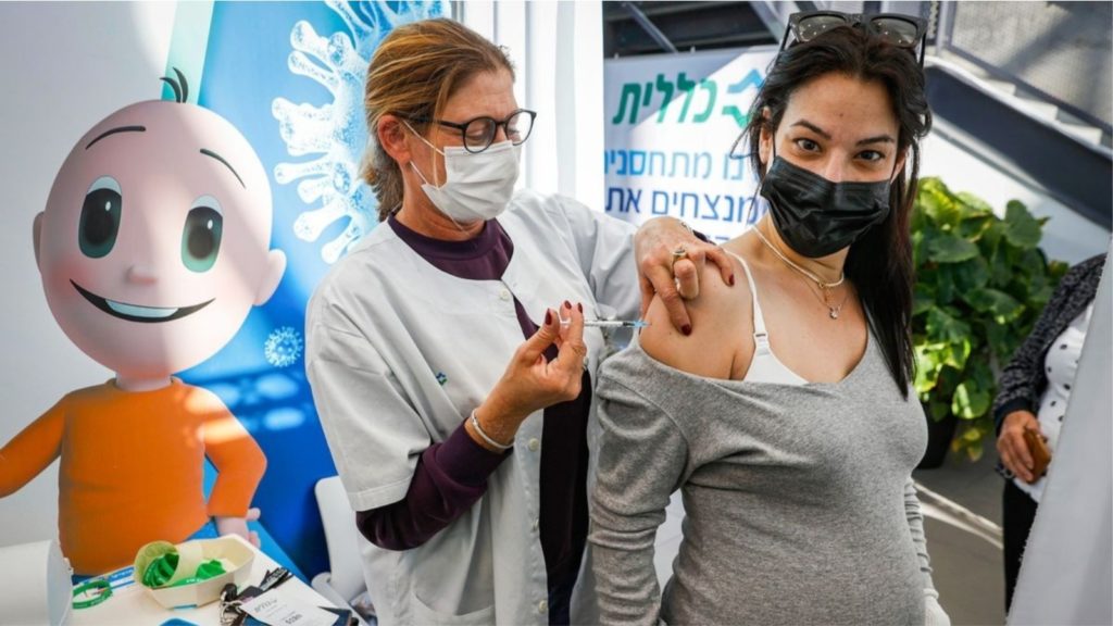 Studimi izraelit: Vaksinimi i grave shtatzëna mbron foshnjat