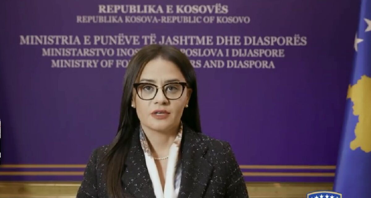 Bashkëshorti i akuzohet për blerje votash, dorëhiqet ministrja e Jashtme në Kosovë