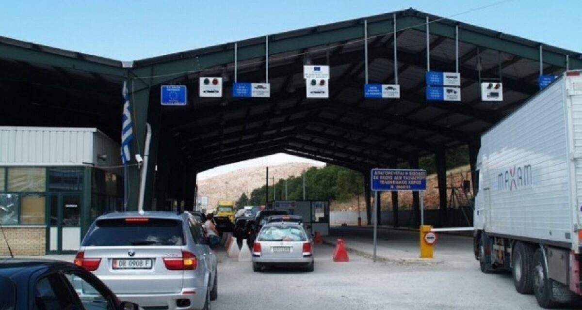 Greqia shtyn sërish hapjen e pikës kufitare të Kapshticës
