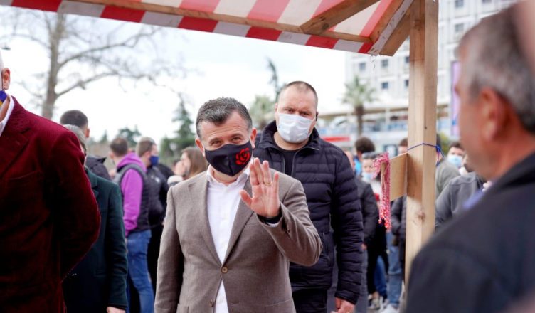 Incidenti në Elbasan, Balla: Inskenim i Metës me duart e Bashës