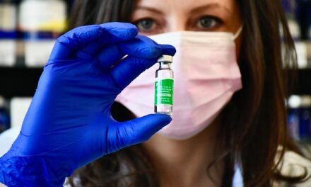 Vaksina e AstraZeneca-s, Kanadaja ndalon përdorimin te personat nën 55 vjeç