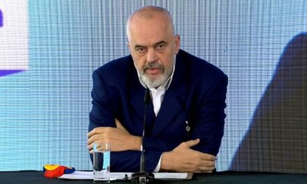“Zgjohet i buavitur dhe i shpall luftë Greqisë”, Rama tallet keq me kandidatët e PD në Tiranë