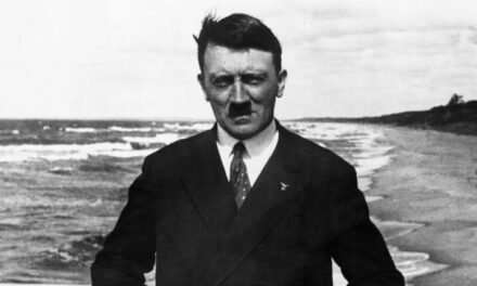 Letrat që zbulojnë marrëdhënien brutale të Adolf Hitlerit me babanë e tij