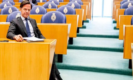 Kryeministri holandez i mbijeton mocionit votëbesimit