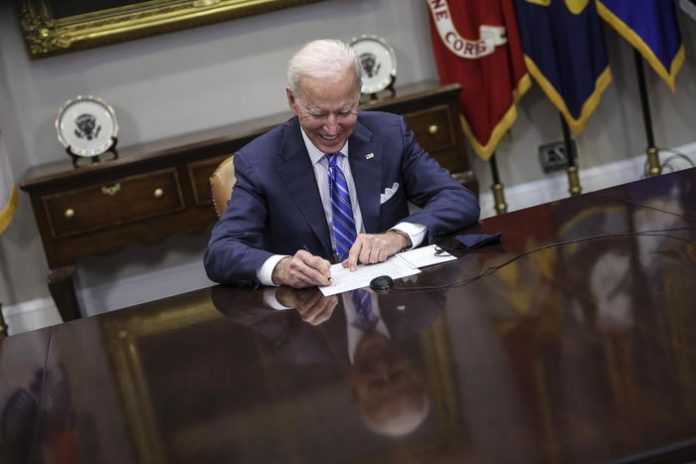 Biden ndalon agjencitë amerikane të përdorin frazën ”i huaj i paligjshëm”