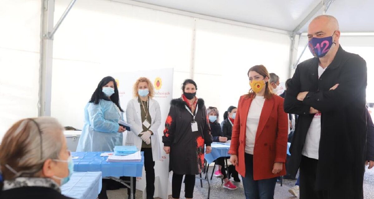 Vaksinimi, Manastirliu nga Vlora: Nga dita e hënë ulim fashën në +60 vjeç