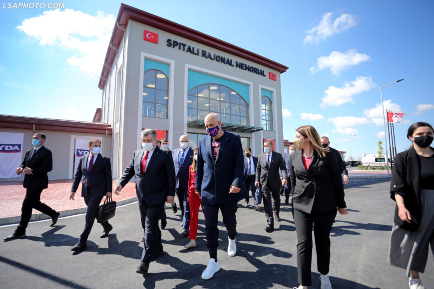Hapja e spitalit të Fierit, Erdogan: Turqia do vazhdojë t’i shërbejë Shqipërisë