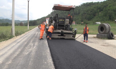 Rrugët e ndërtuara me fonde të huaja në Shqipëri kushtojnë deri në 6 herë më pak se ato me fonde buxhetore