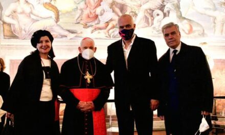 Rama në Itali, takon kardinalin shqiptar dhe viziton muzeun e famshëm në Firence