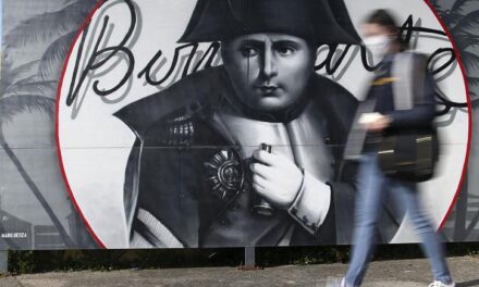 Dy shekuj teori konspiracioni për vdekjen e Napoleonit