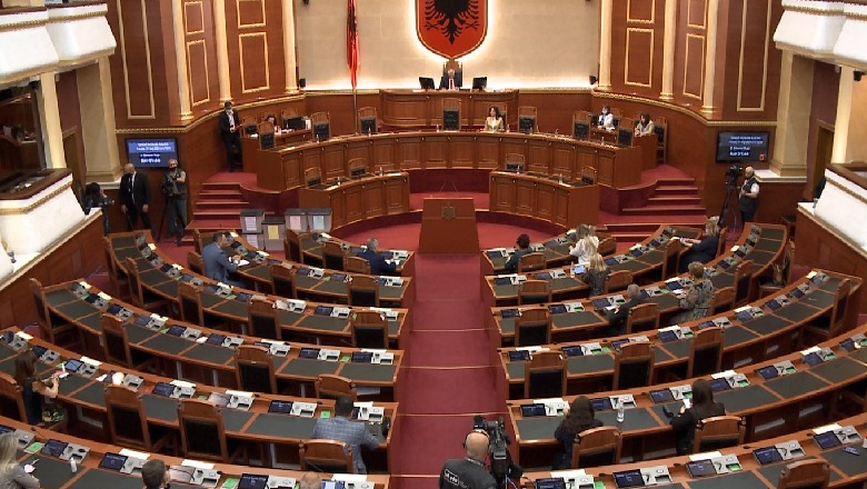 Betohen dy deputete të reja në Kuvendin aktual, kush e mori mandatin e Finos dhe të Doshit