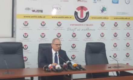 Rektori i Universitetit të Tiranës: Tarifat nuk do ulen as për Bachelor dhe as për Master