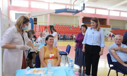 Manastirliu: Dy ditë vaksinim i hapur për qytetarët mbi 18 vjeç