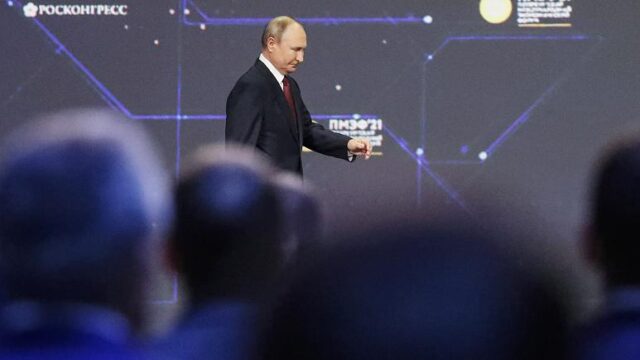 “SHBA po rrezikon të përfundojë si Bashkimi Sovjetik”, paralajmëron Putin