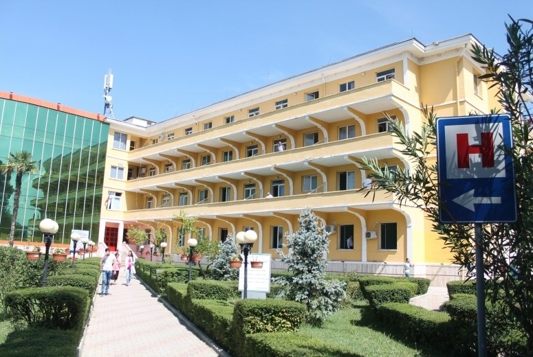 Fluks paciëntësh në Pediatrinë e Tiranës, mjekja: Kam patur deri 100 vizita në ditë