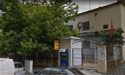 Kopjoi çelësat e zyrave dhe vuloste certifikatat familjare, arrestohet roja i Njësisë Administrative nr.2 në Tiranë