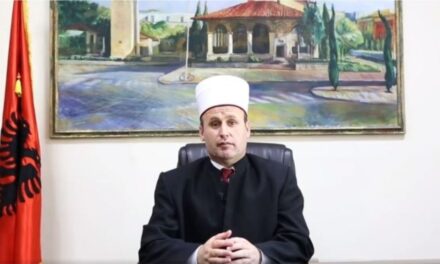Kurban Bajrami, kreu i KMSH uron besimtarët: Përhapni paqe dhe falni njëri-tjetrin