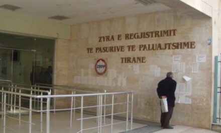 SPAK në zyrat Kadastrës së Tiranës, policia jep detaje mbi operacionin “Ndërmjetësi”
