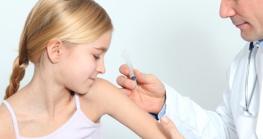 Izraeli do vaksinojë edhe fëmijët nga 5 deri 11 vjeç