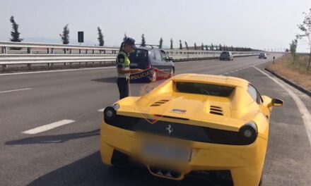 Ferrari me 231 km/h në By-Passin e Fierit, arrestohet polaku me patentë false dhe shpejtësi skëterrë