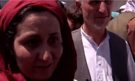 Gazetarja afgane në lot: Unë e dua, por tani Afganistani nuk është më vendi im
