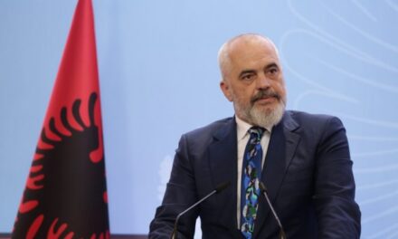 Rama flet sërish për afganët: Shqipëria i përket Zotit e mysafirit