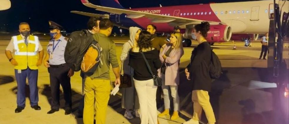 Sot mbërritën në Shqipëri edhe 37 shtetas afganë, akomodohen në Qytet Studenti