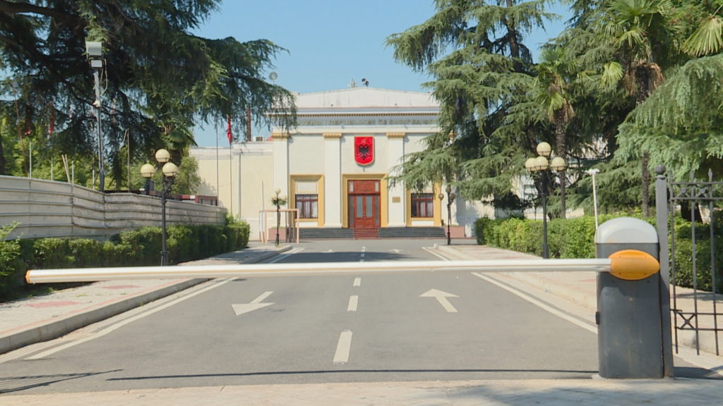Nis sot legjislatura e 10 e Kuvendit të Shqipërisë