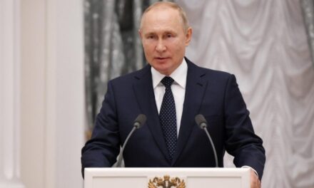 Putin fiton zgjedhjet, por jo shumicën. Rritje e konsiderueshme e komunistëve