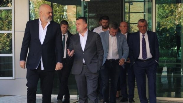 Drejtuesit politikë të PS-së në qarqe: Balla zhvendoset në Fier, Gjiknuri “merr” Elbasanin, kush janë emrat e rinj