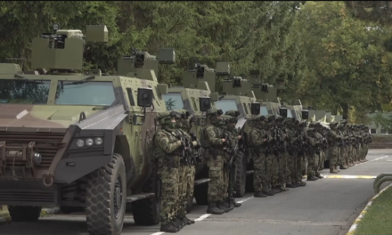 Serbia rreshton ushtrinë në kufirin me Kosovën: “Presim urdhrin e Vuçiç”