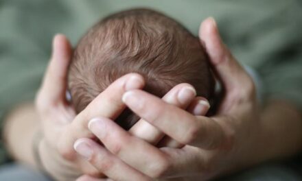 Të lindësh në Shqipëri… nuk është fat! Raporti i KLSH që tregon gjendjen e materniteteve në vendin tonë