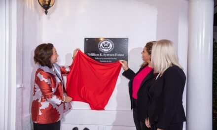 Xhaçka dhe ambasadorja Kim inaugurojnë “Shtëpinë Ryerson”: Shqipëria sot aleate e denjë e SHBA-së