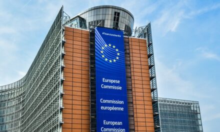 BE shqetësohet për lirinë e medias, mungesën e hetimit të krimeve të komunizmit