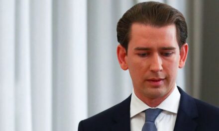 Kryeministri i Austrisë jep dorëheqjen pas akuzave për korrupsion