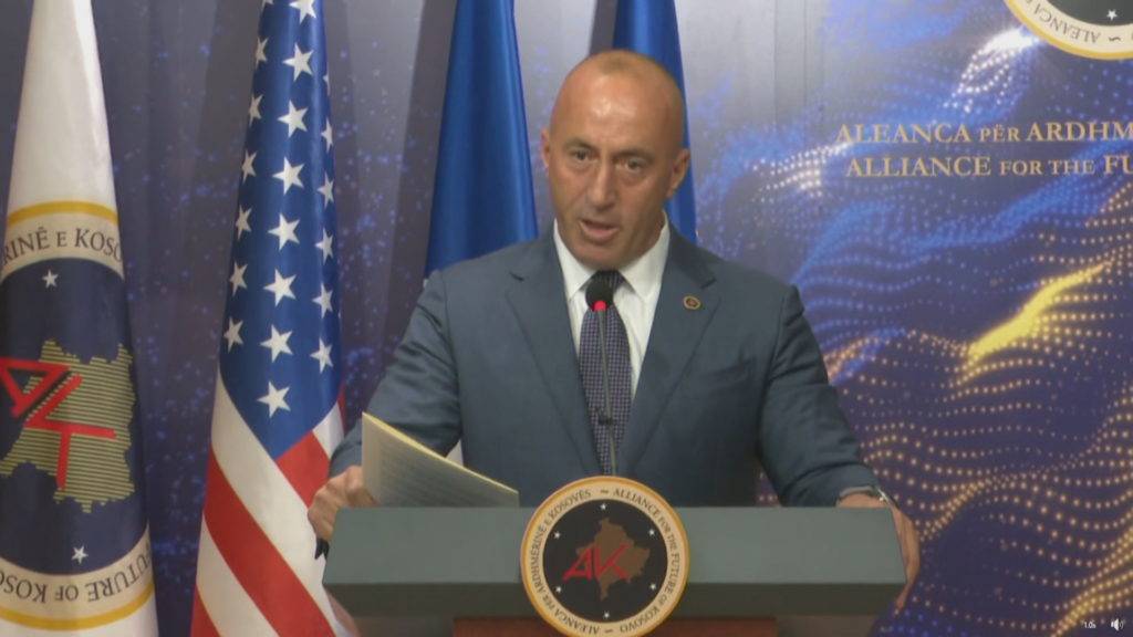 Kërkohet dorëheqja e Albin Kurtit, Haradinaj për targat: Po i shërben interesave të Rusisë