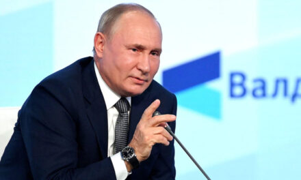SHBA paralajmëron aleatët: Putin mund të sulmojë Ukrainën