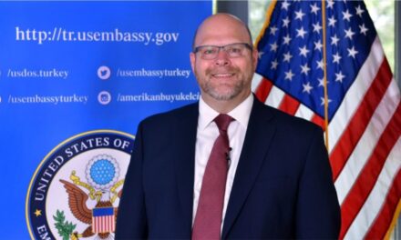 Senati konfirmon ambasadorin e ri të SHBA në Kosovë