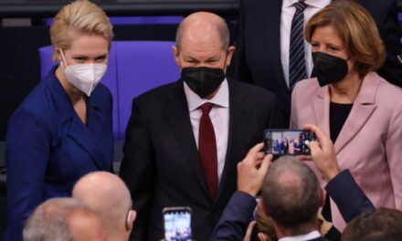 Scholz zgjidhet Kancelar i Gjermanisë, Merkel nuk thyen dot rekordin e Kohl për vetëm 10 ditë