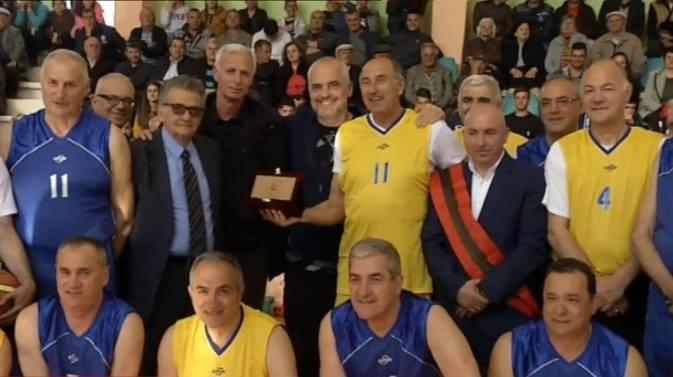 Maj 2017, në Përmet pas ndeshjes miqësore të basketbollit që u zhvillua mes veteranëve të "Partizanit" dhe "Dinamos"