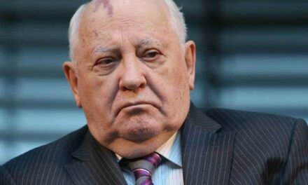 Gorbaçov: Amerika “arrogante” ndërtoi një “perandori” të re pas rënies së Bashkimit Sovjetik