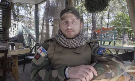 FOTO/ Kush është ushtari shqiptar që lufton për Ukrainën në kufirin rus