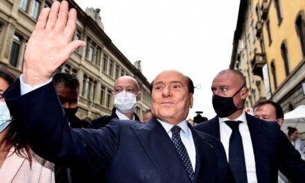 Berlusconi kërkon rikthimin si president i Italisë