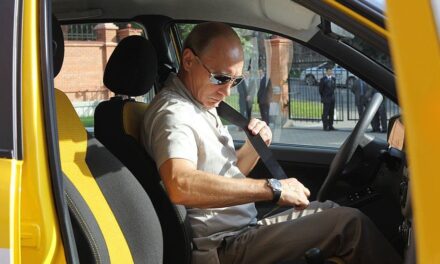 “Punoja si shofer taksie”, Putin tregon për kohën kur ishte i varfër