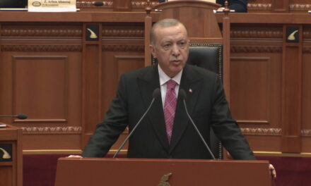 Erdogan thirrje nga Kuvendi i Shqipërisë: Largoni FETO, rrezikoni të njëjtën gjë si Turqia