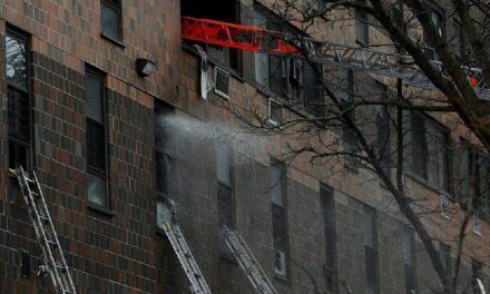 19 të vdekur nga zjarri brenda një ndërtese në Nju Jork, mes viktimave 9 fëmijë