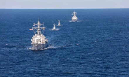 SHBA kryen operacione manovrimi me anijet shqiptare në detin Adriatik (FOTO)